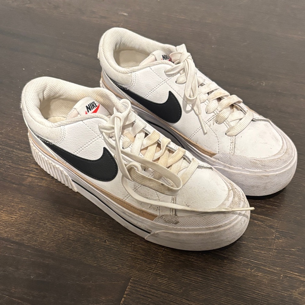 Nike Men's Off-White and Black Sneakers